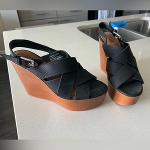 Women’s wedges size 6.5